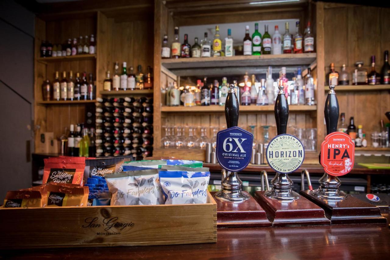 The Black Swan Inn Devizes Exterior foto